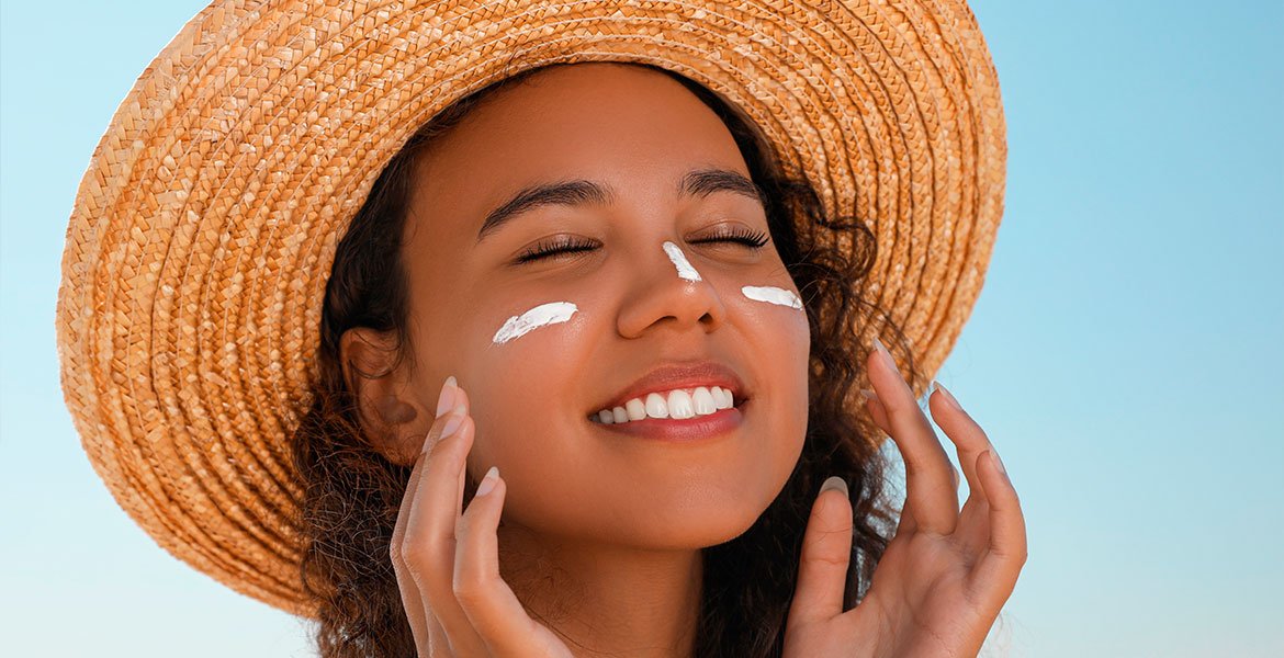 Descubra os benefícios de usar protetor solar facial no verão
